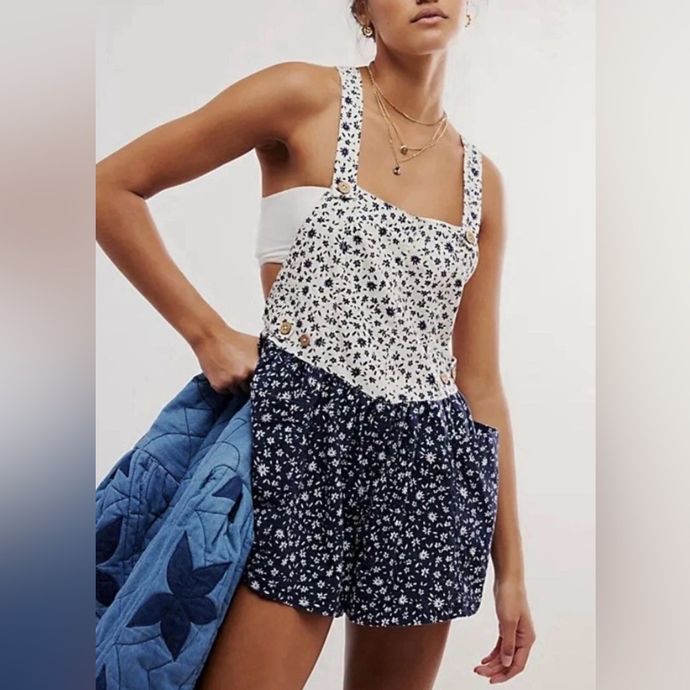 Free people Palm Bay Printed Shortalls size Large NNT overalls